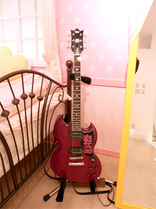 【写真】とってもかっこいいギターなのですよ！